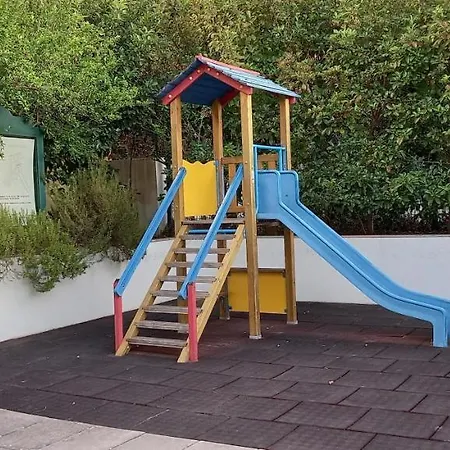 In The Center Of With Swimming Pool And Garage Appartement