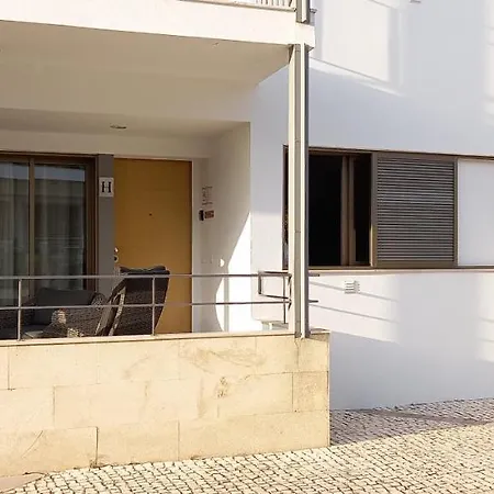 In The Center Of With Swimming Pool And Garage Tavira