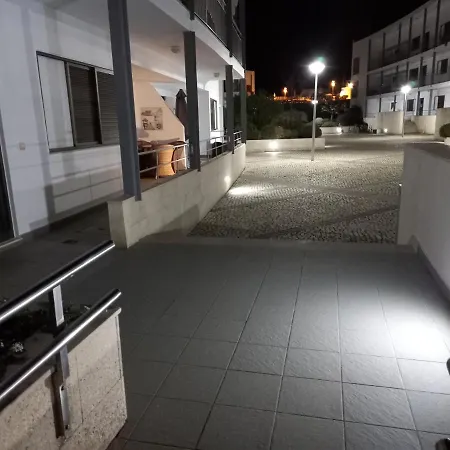 In The Center Of With Swimming Pool And Garage Apartment *
