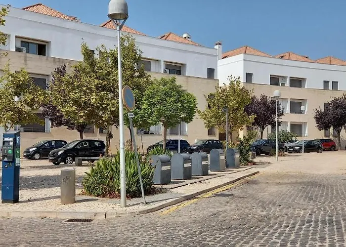 In The Center Of With Swimming Pool And Garage Appartement *