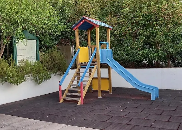 In The Center Of With Swimming Pool And Garage Appartement