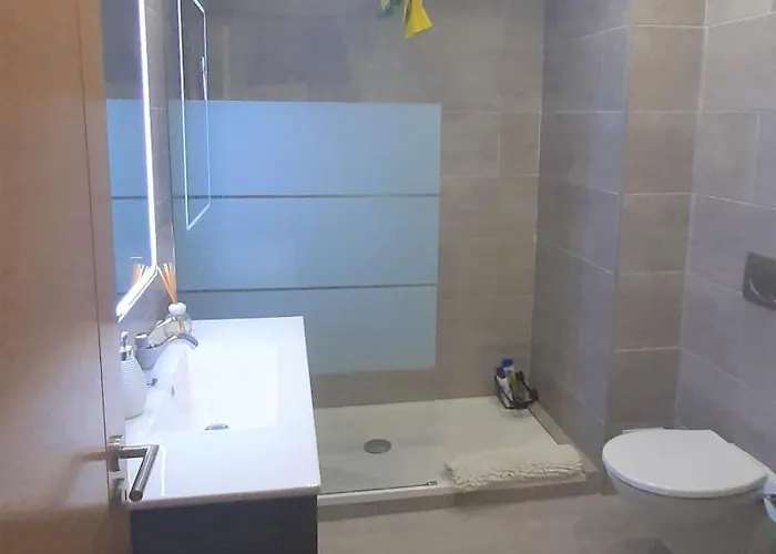 In The Center Of With Swimming Pool And Garage Appartement *