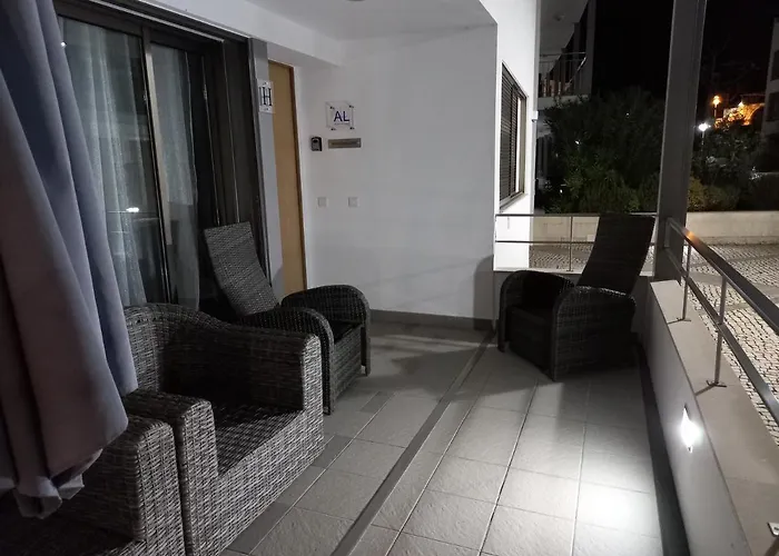 In The Center Of With Swimming Pool And Garage Appartement