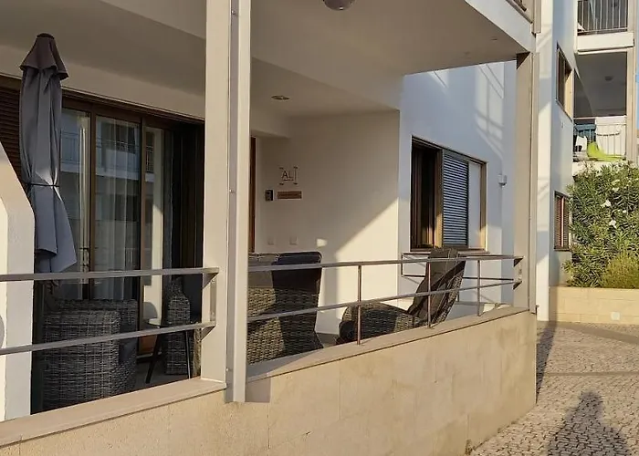 Appartement In The Center Of With Swimming Pool And Garage *